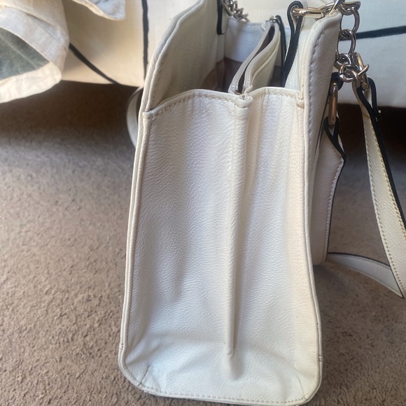 White Nine West crossbody structured handbag with top handle - Picture 2 of 8